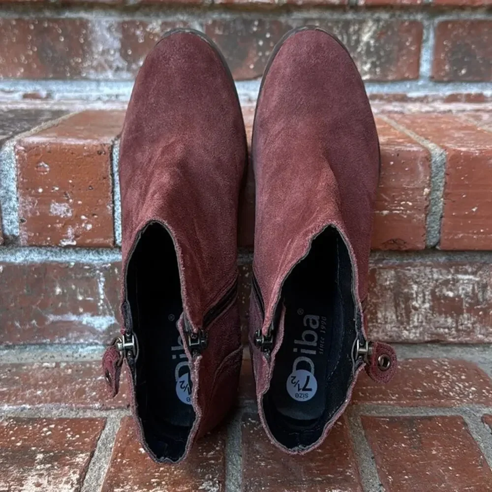 Diba True Burgundy Suede Ankle Boots Women’s Size 7.5 Stacked Block Heel